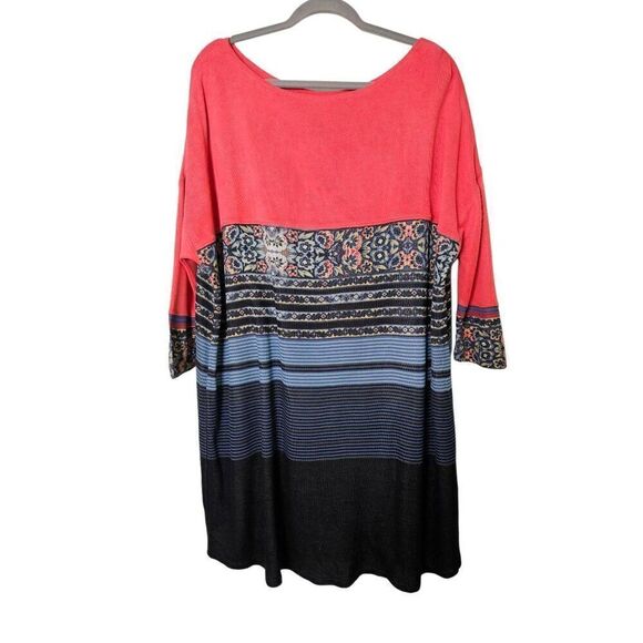 Free People blue/floral Talk About It oversized tunic top. Size M. - Picture 2 of 4